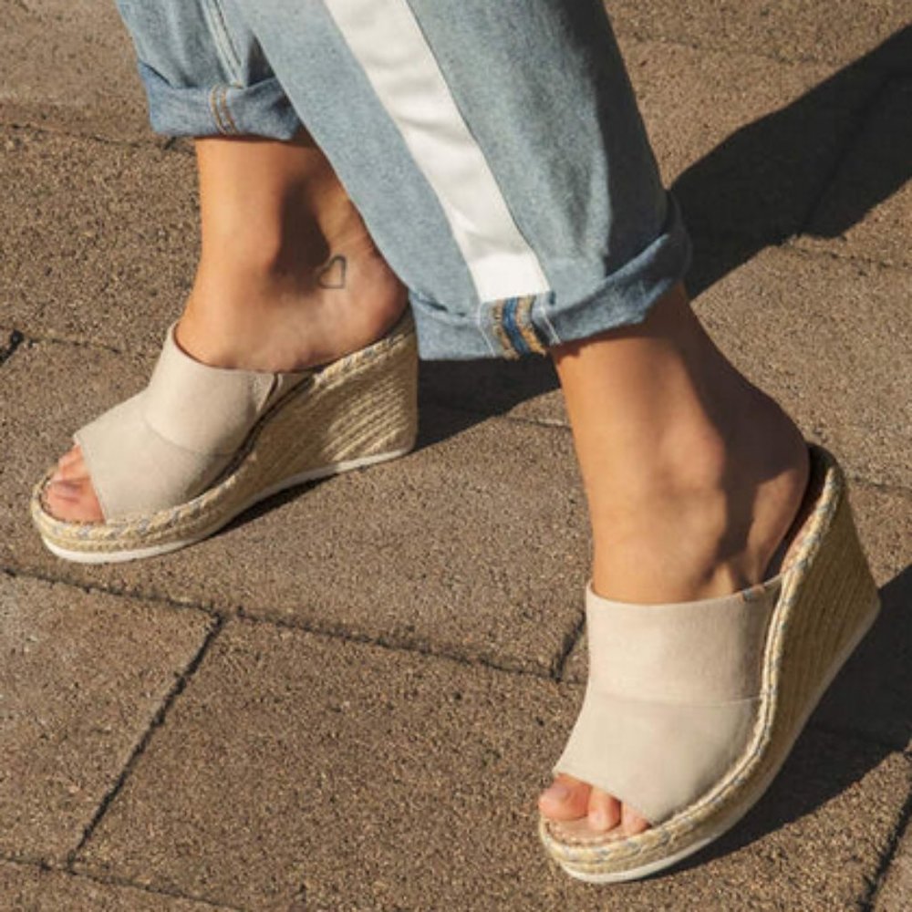 NWT Toms Canvas Wedge Espadrille Mule Sandals Size 11